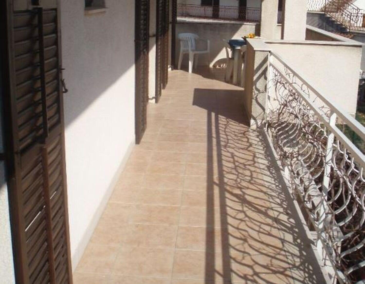 Apartments Biserka - 50 M From Beach Trogir Exterior photo