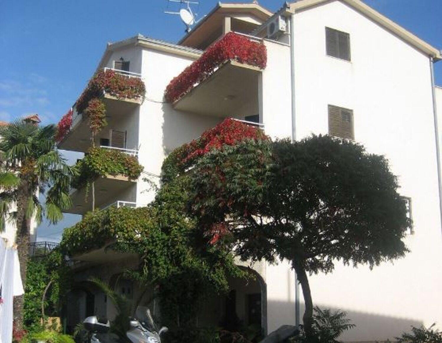 Apartments Biserka - 50 M From Beach Trogir Exterior photo