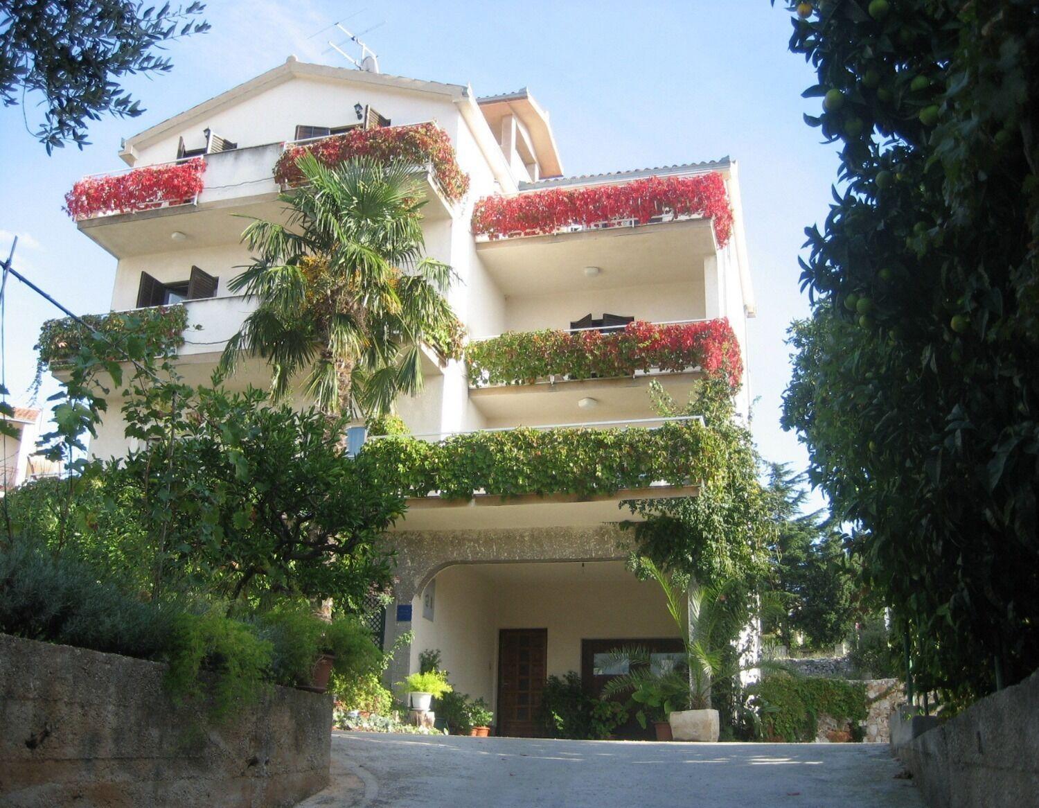 Apartments Biserka - 50 M From Beach Trogir Exterior photo